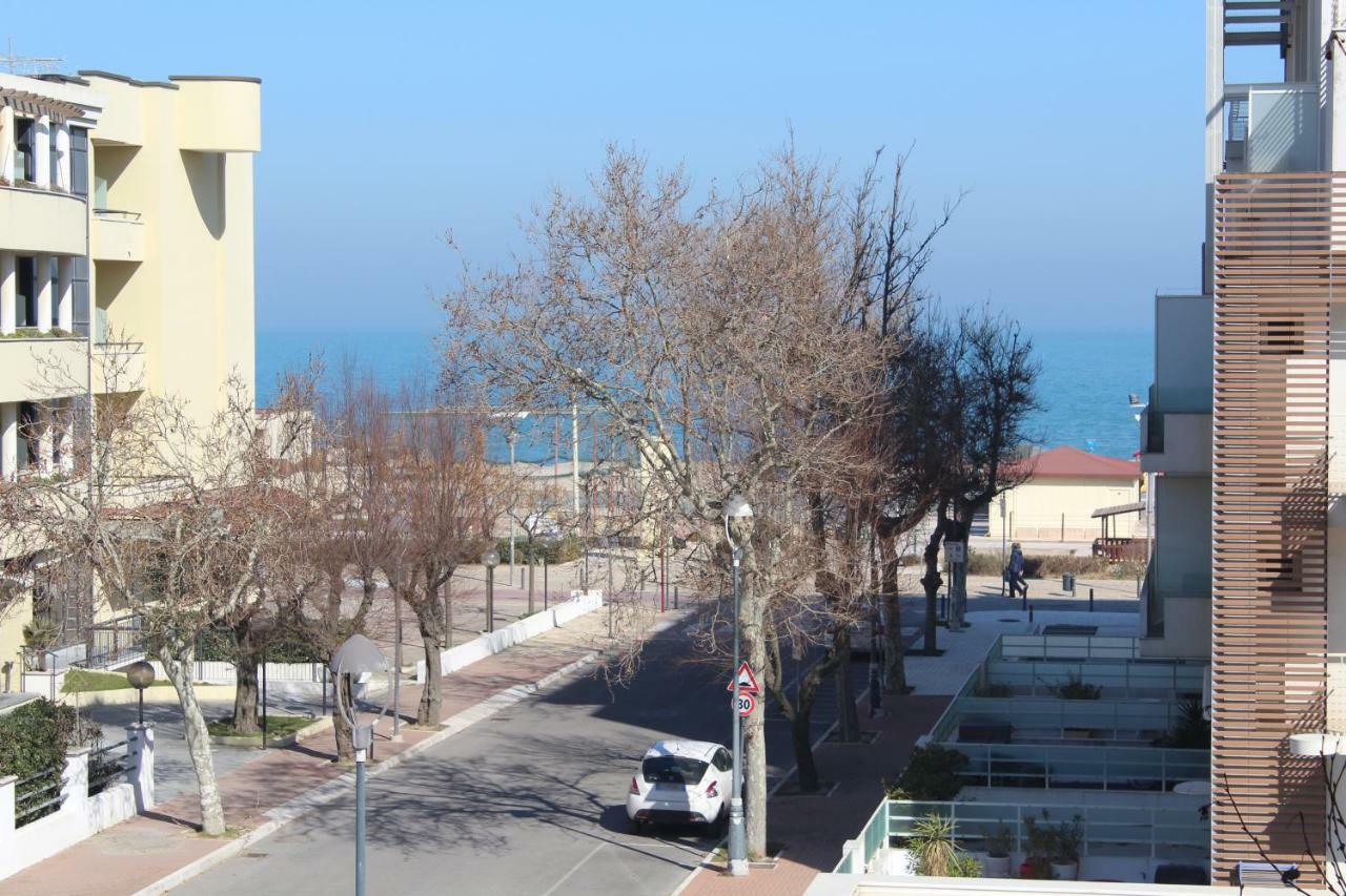 Hotel Caesar Misano Adriatico Exterior photo