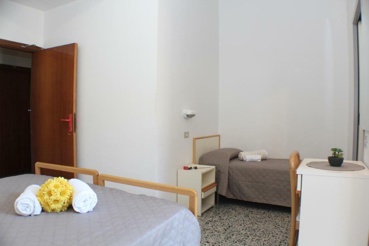 Hotel Caesar Misano Adriatico Exterior photo