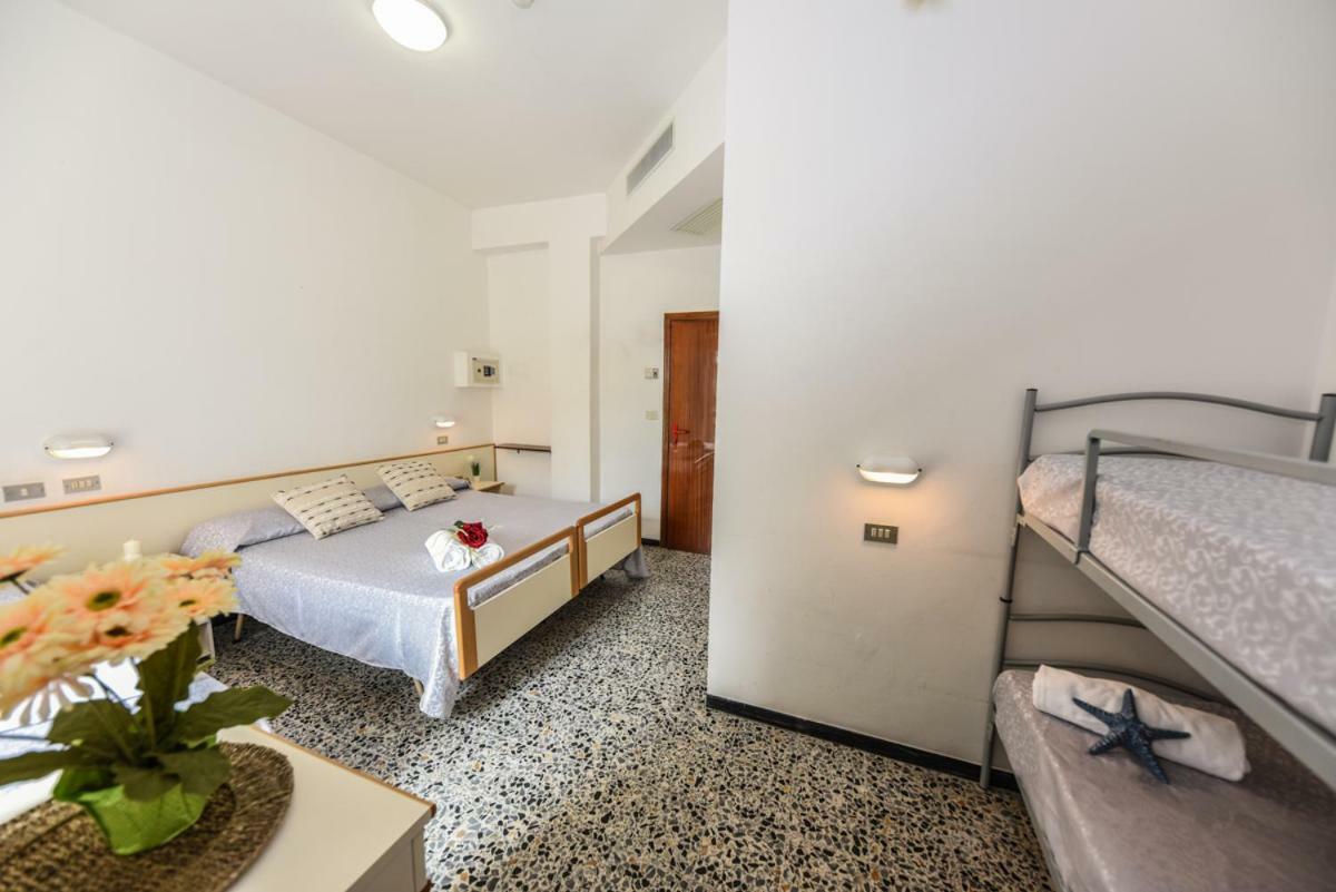 Hotel Caesar Misano Adriatico Exterior photo