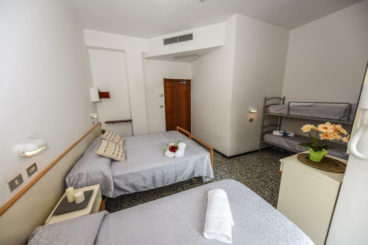 Hotel Caesar Misano Adriatico Exterior photo